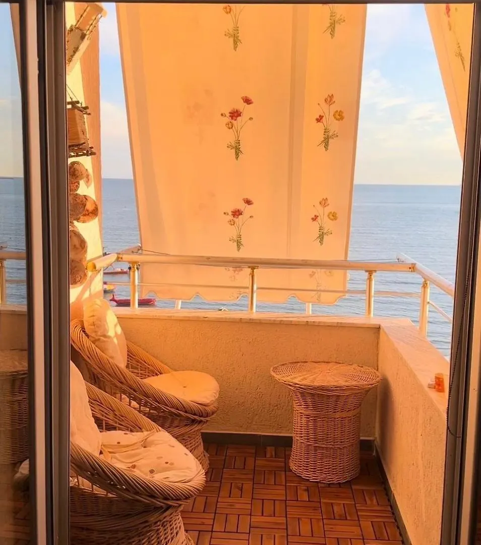 Beach Front Apartment Pedonale Durrës