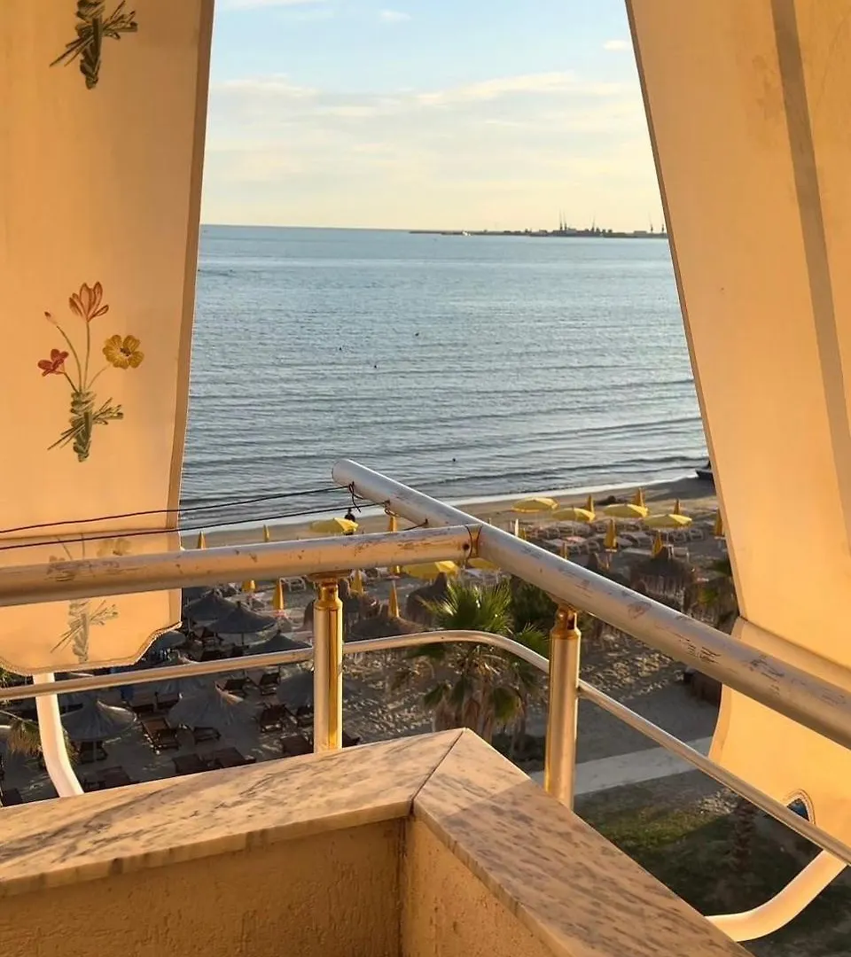 Beach Front Apartment Pedonale Durrës